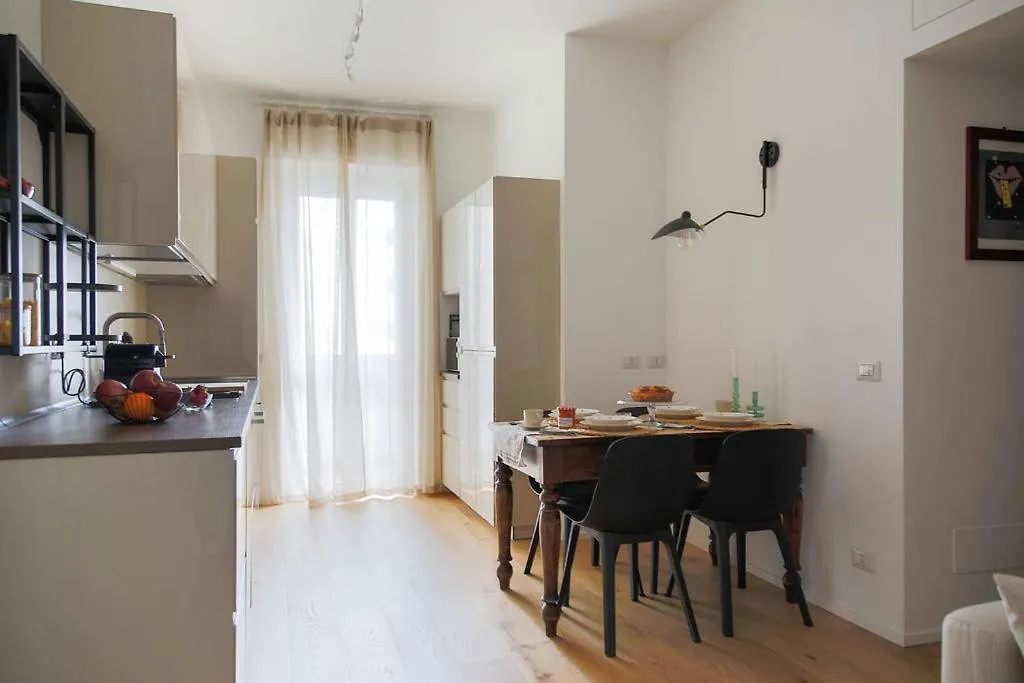 The Best Rent - Cozy One-Bedroom Apartment In Porta Romana Area 米兰