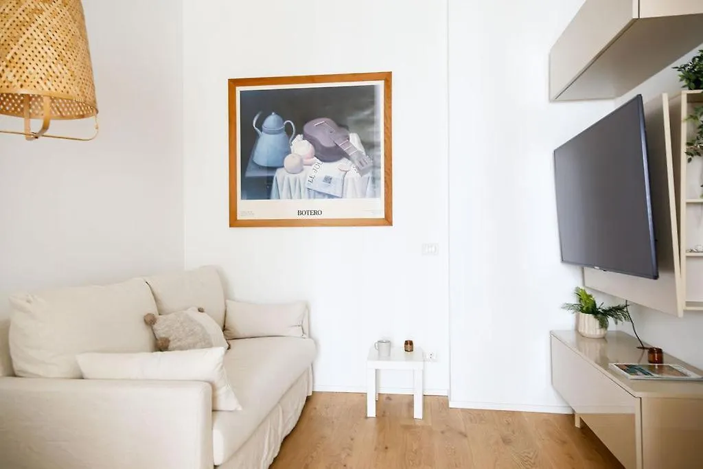 The Best Rent - Cozy One-Bedroom Apartment In Porta Romana Area Milán